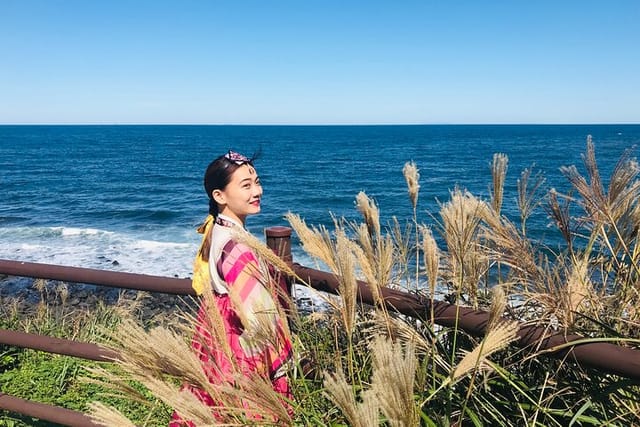 Hanbok with beautiful Jeju Sea